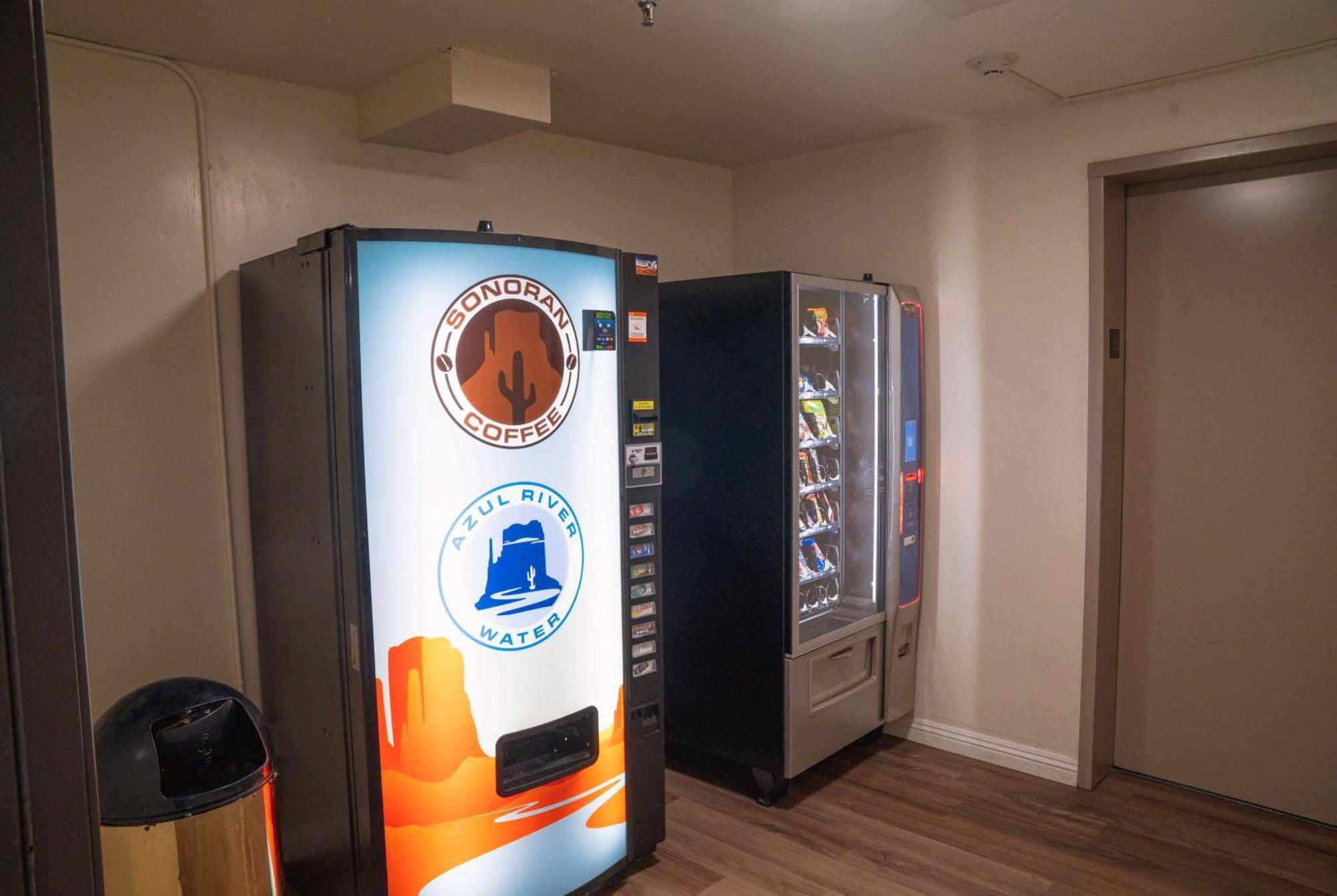 Super 8 By Wyndham Yuma Hotel Luaran gambar
