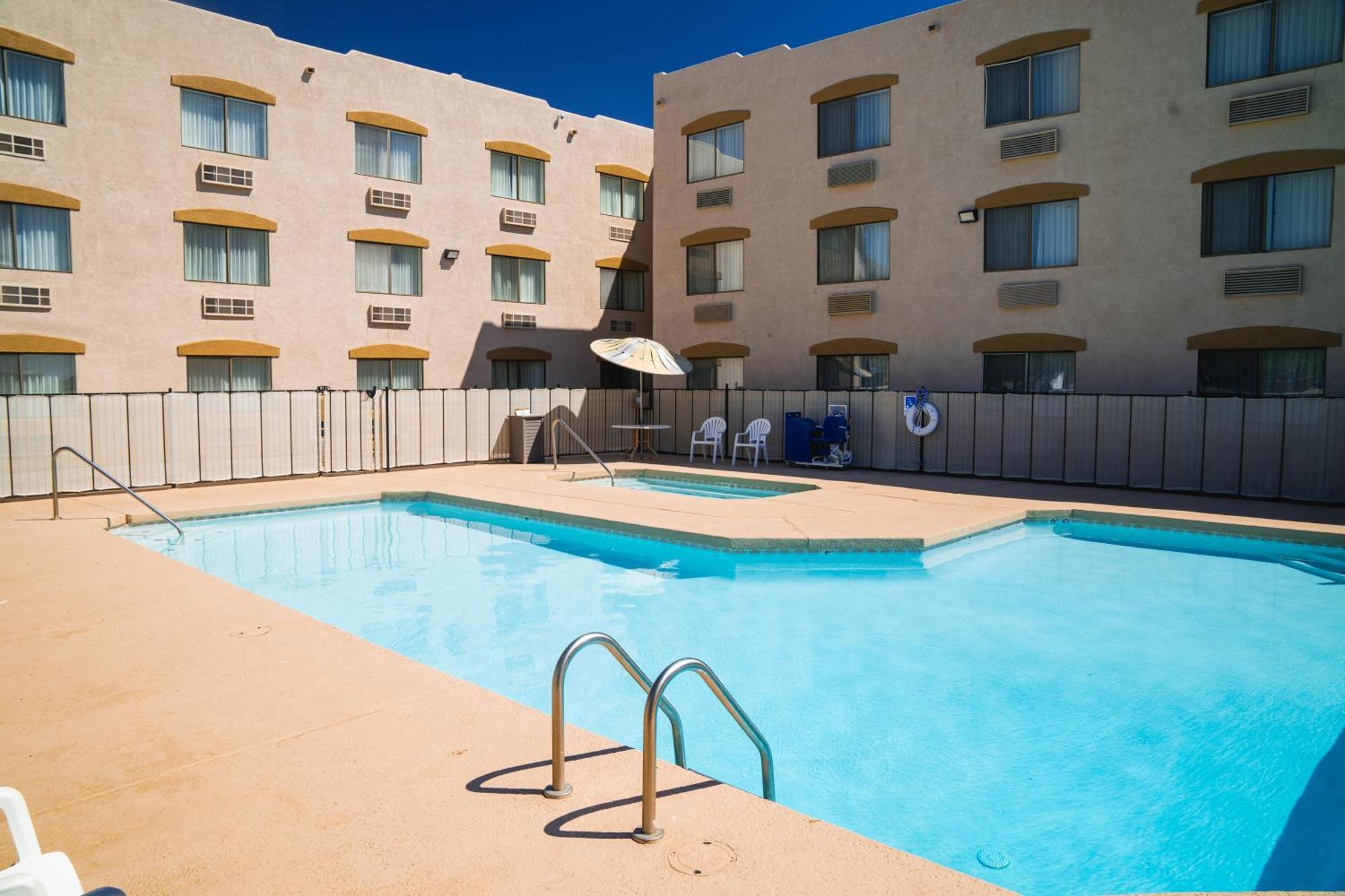 Super 8 By Wyndham Yuma Hotel Luaran gambar