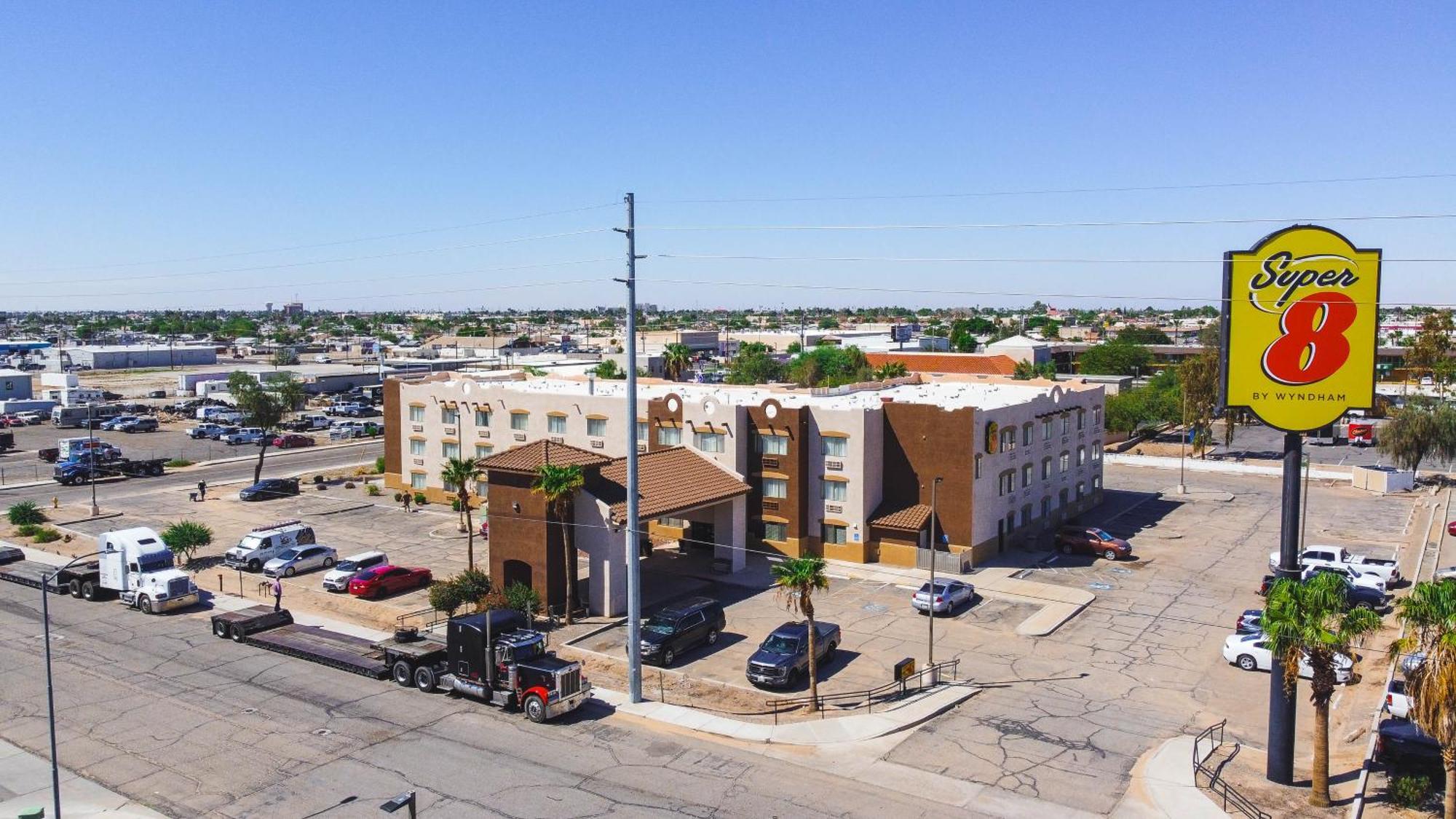 Super 8 By Wyndham Yuma Hotel Luaran gambar