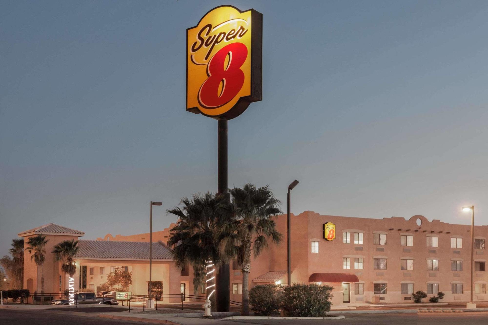 Super 8 By Wyndham Yuma Hotel Luaran gambar